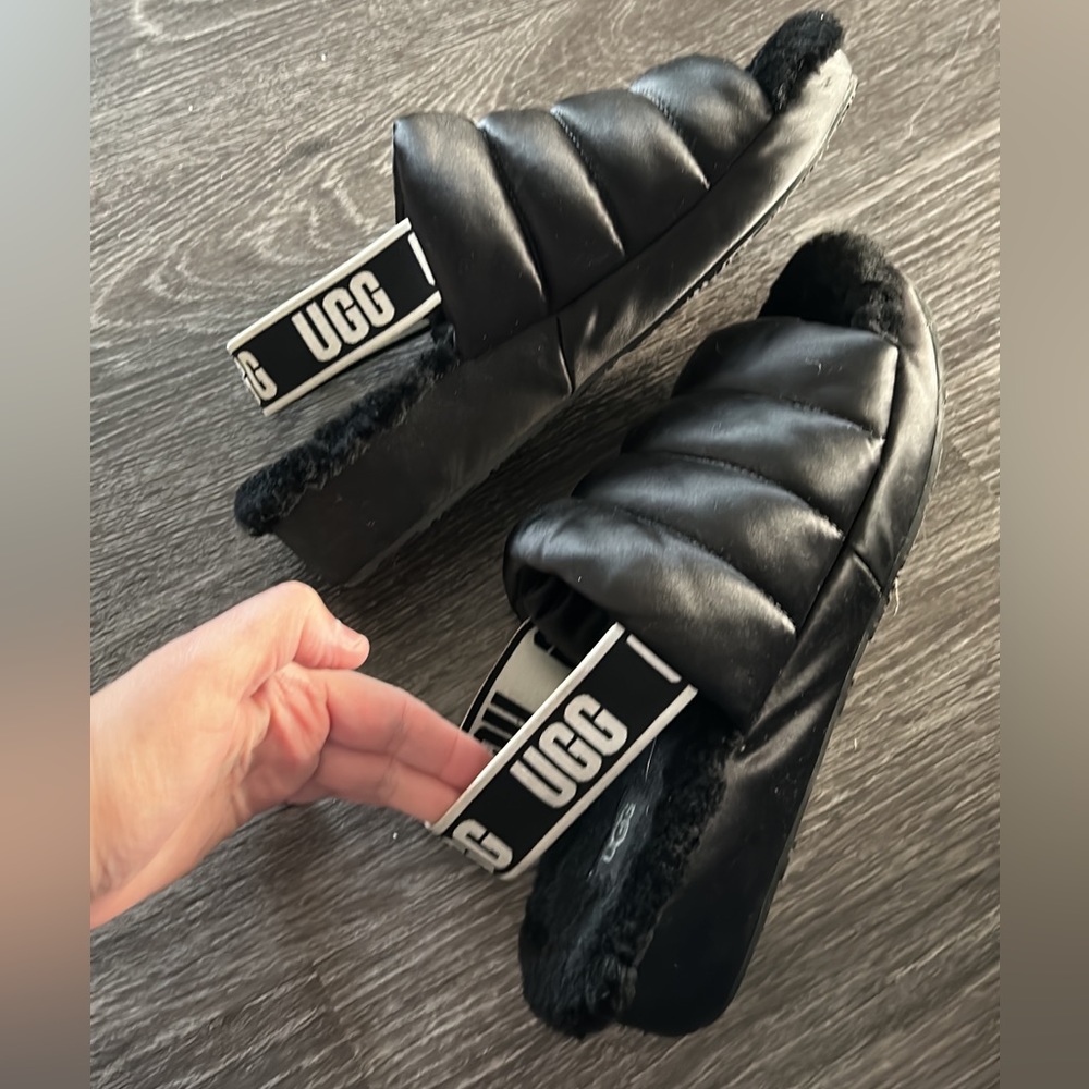 Size 9 ugg slippers
